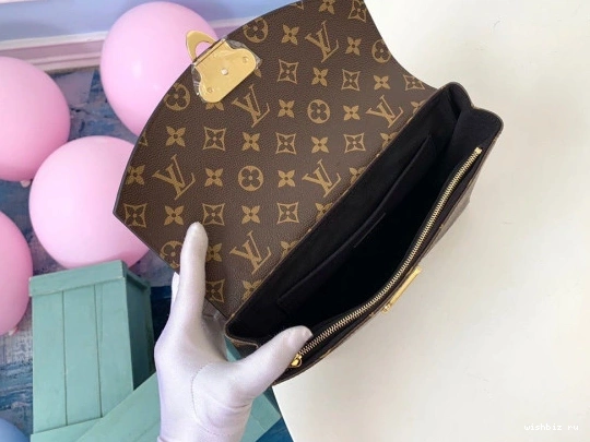 WIS LOUIS SAINT-PLACIDE VUITTON 1129